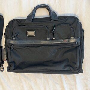 TUMI 26114D2 Alpha 2 Messenger Laptop Bag